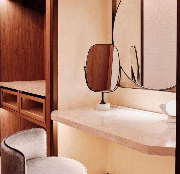 جناح جونيور, Grand Hyatt Kuwait