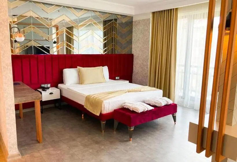 Camera Standard Letto King, Nenessa