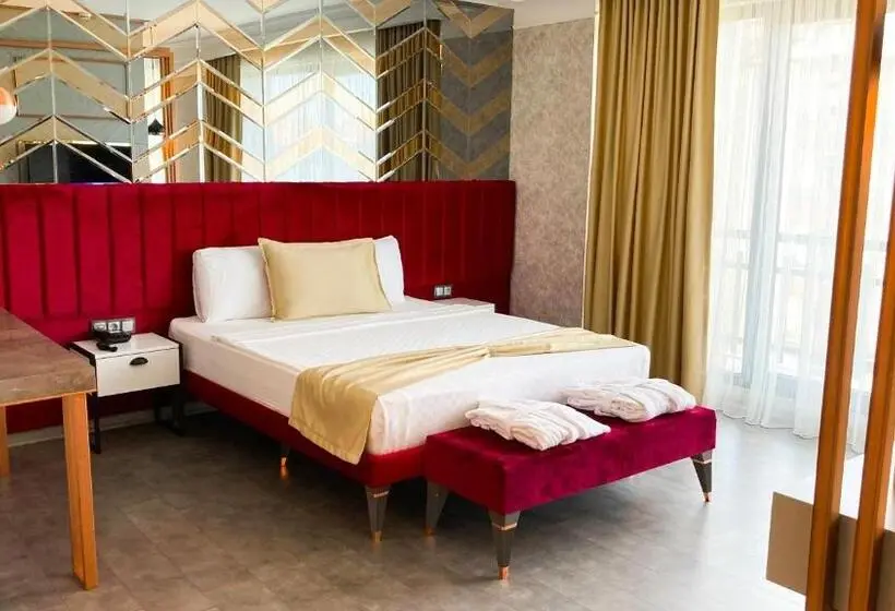 Camera Standard Letto King, Nenessa