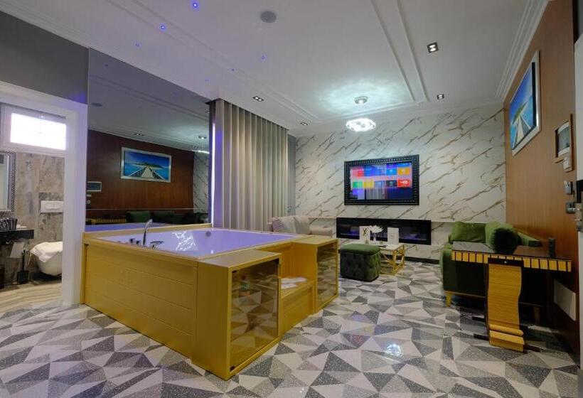 キングサイズベッドのスイートルーム, Nolea Boutique