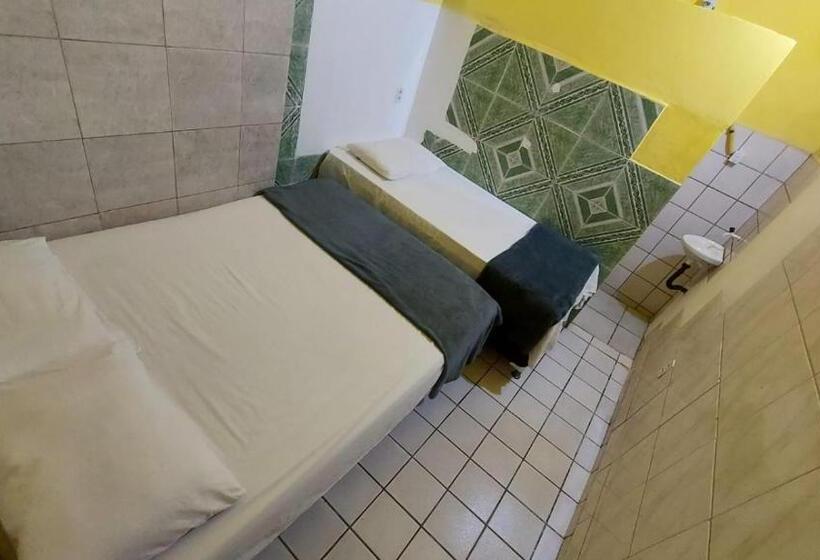 غرفة قياسية ثلاثية, Pousada Bomfim