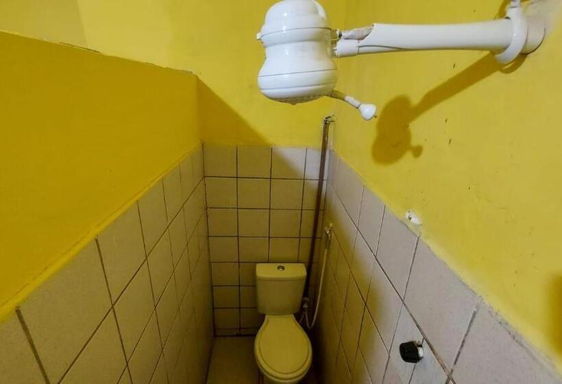 غرفة قياسية ثلاثية, Pousada Bomfim