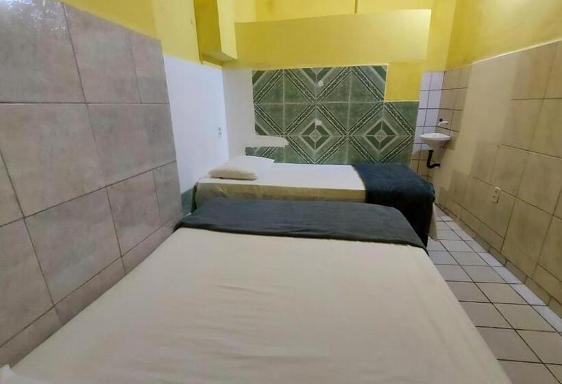 غرفة قياسية ثلاثية, Pousada Bomfim