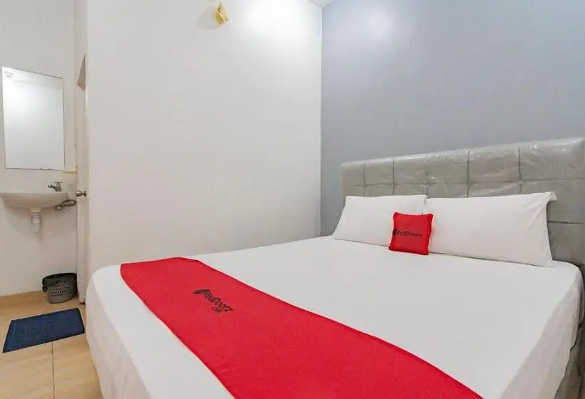 スタンダードルーム, Reddoorz Near Prujakan Station Cirebon