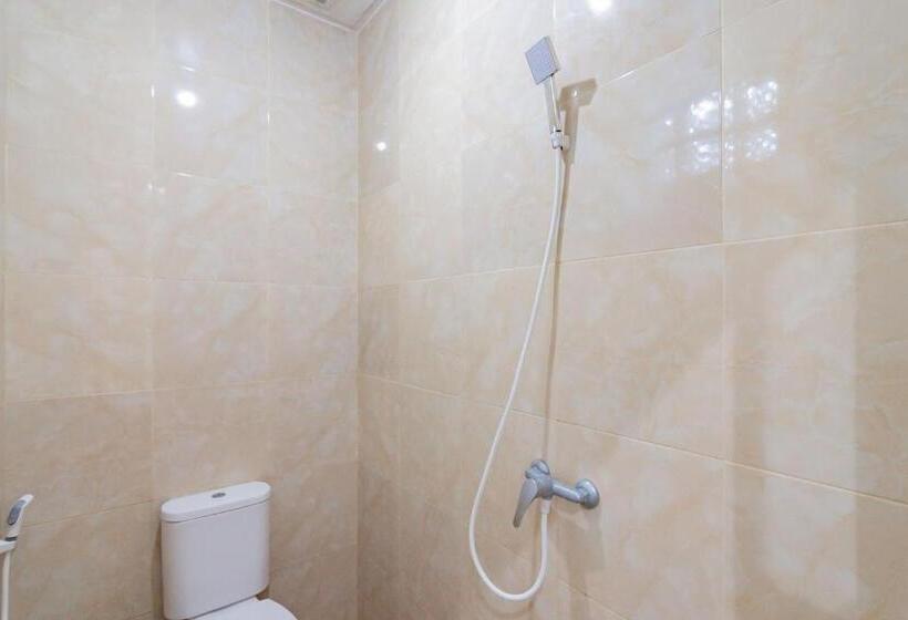 غرفة قياسية, Reddoorz Near Prujakan Station Cirebon