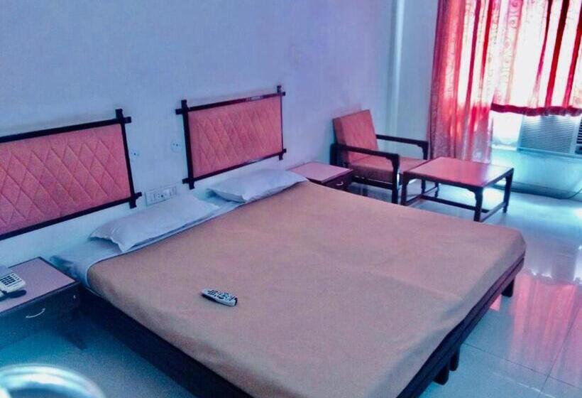 סוויטה אקזקיוטיב, Regency Bina