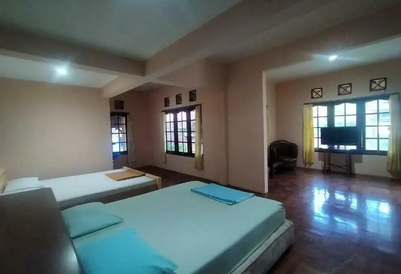 Sviitti, Villa Batu Tua Puncak Mitra Reddoorz