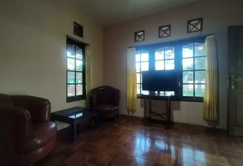 Sviitti, Villa Batu Tua Puncak Mitra Reddoorz