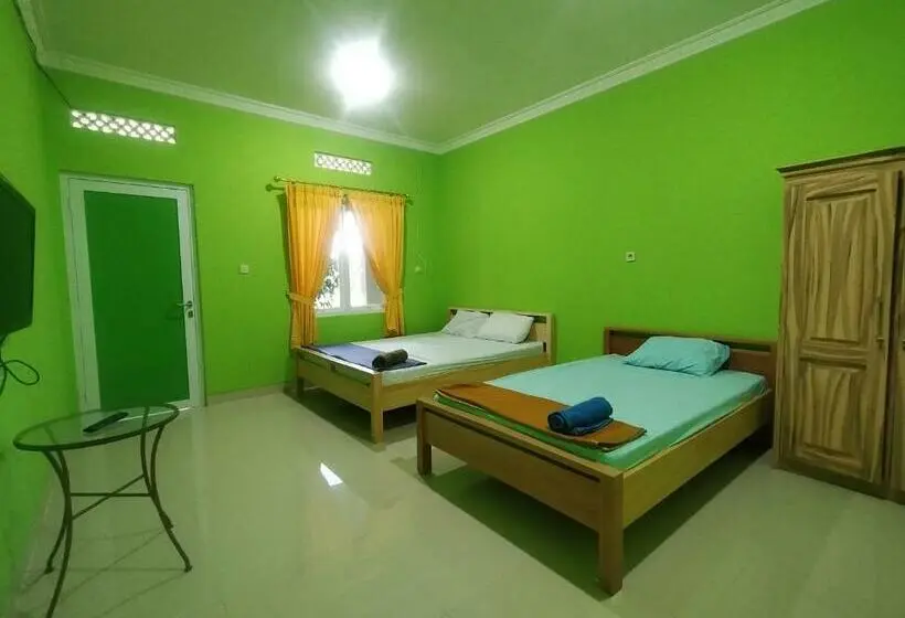 Perhehuone, Villa Batu Tua Puncak Mitra Reddoorz