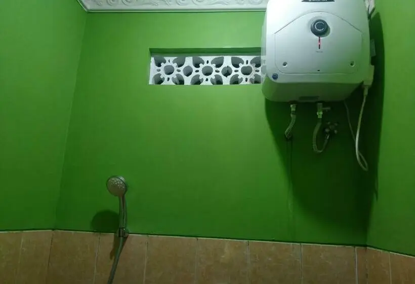 Perhehuone, Villa Batu Tua Puncak Mitra Reddoorz