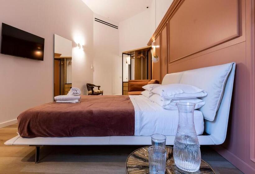 스탠다드 룸 킹사이즈 침대, Vespri Luxury Rooms & Suites