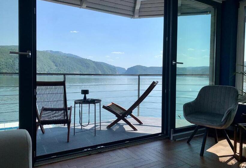 スーペリアスタジオ, Vila Casa9