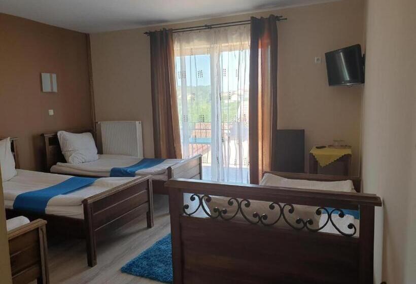 اتاق استاندارد چهار تخته, Pension Regent Green Leaf