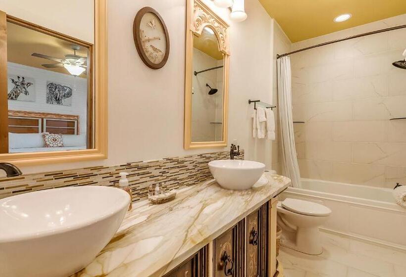 جناح ديلوكس مطل على البحر, De La Bleau B&b