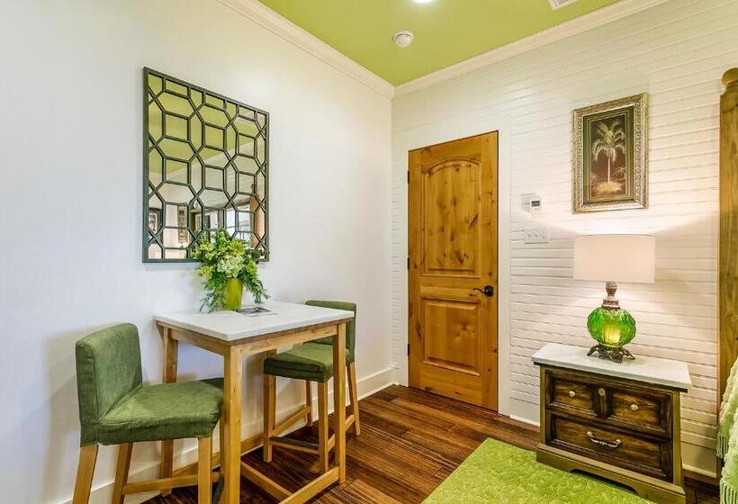 جناح سرير كينج, De La Bleau B&b