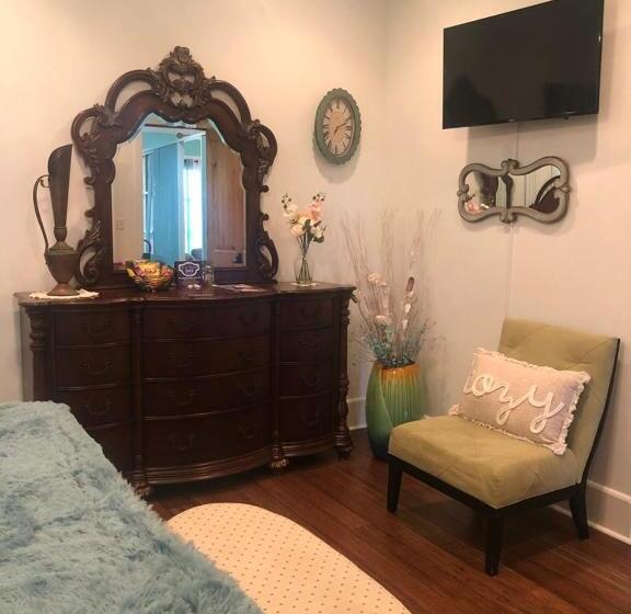 جناح سرير كينج, De La Bleau B&b