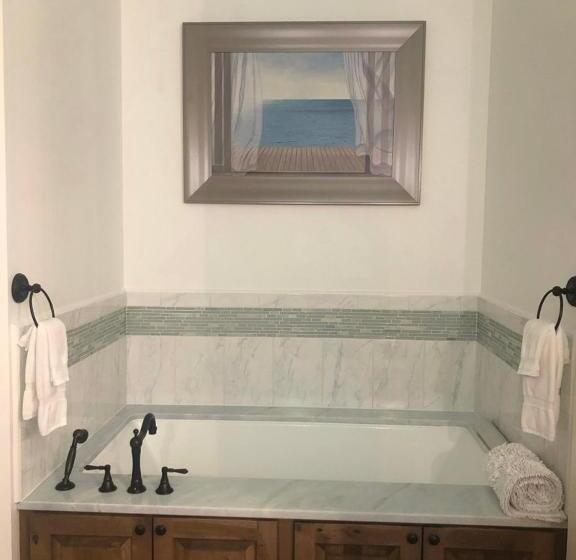 Люкс Кровать Кинг, De La Bleau B&b