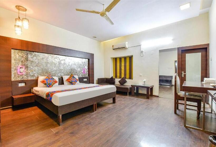 디럭스 룸, Fabhotel Prime Surpin Palace