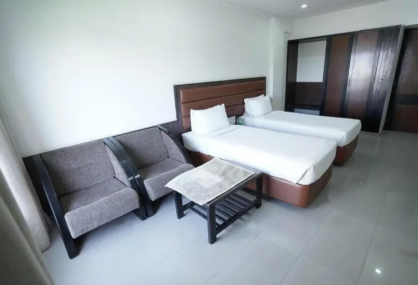 Superior Room, Metropolis