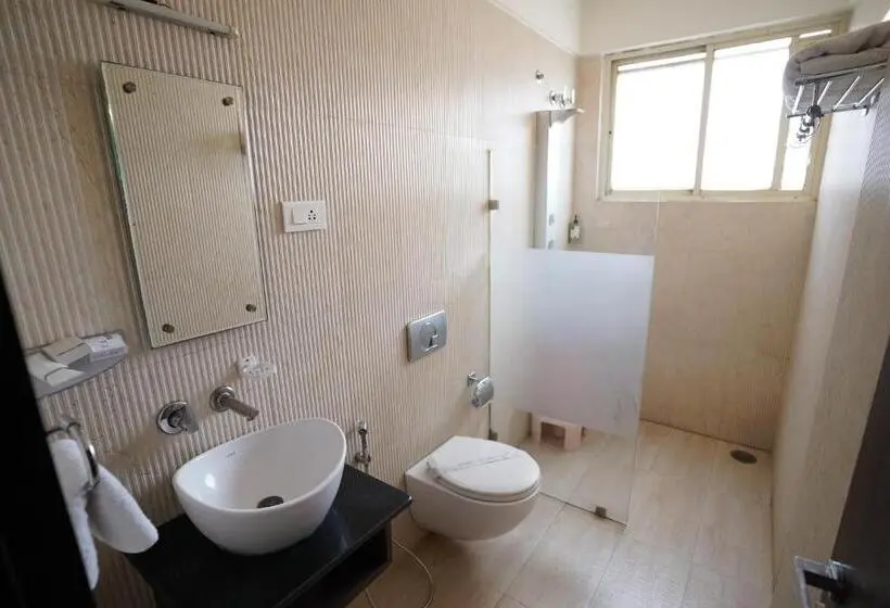 Junior Suite, Metropolis