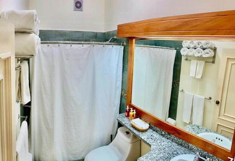 Városra Néző Suite, Torre Mar Galapagos Boutique Suites