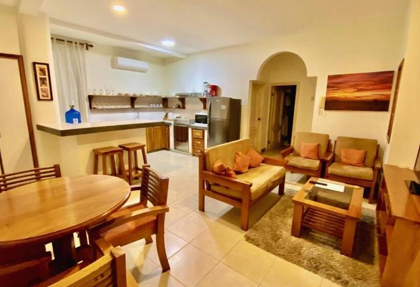 Városra Néző Suite, Torre Mar Galapagos Boutique Suites