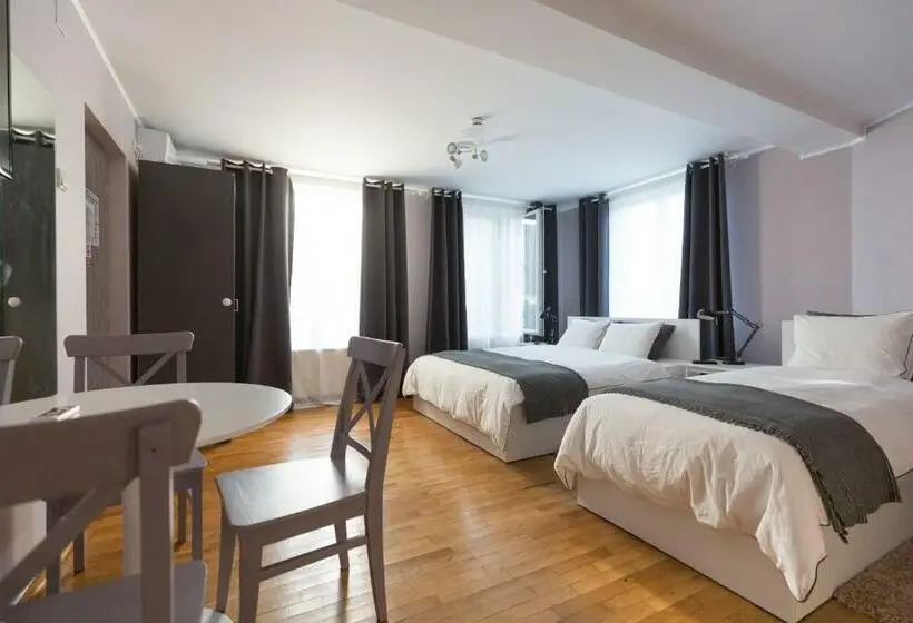 Superior Kolmen Hengen Huone, Casa Ris