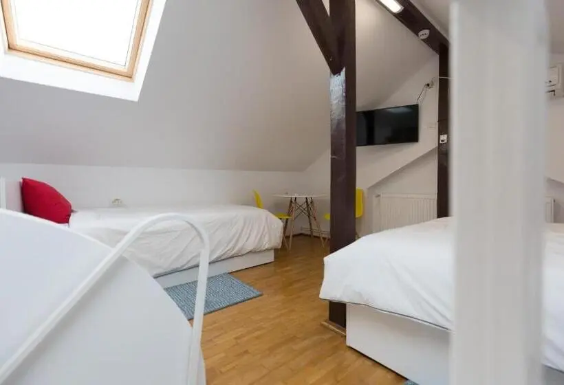 Standard Neljän Hengen Huone, Casa Ris