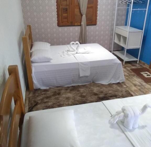 חדר סטנדרט לשלושה עם נוף לבריכה, Pousada E Restaurante Lagoa Azul