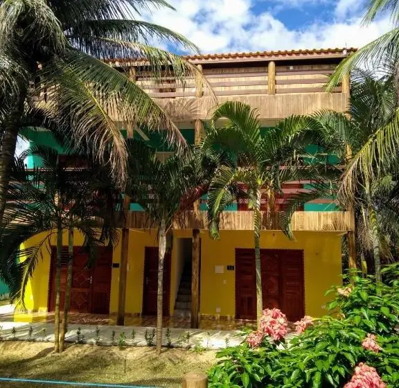 プールの見えるスタンダードトリプルルーム, Pousada E Restaurante Lagoa Azul