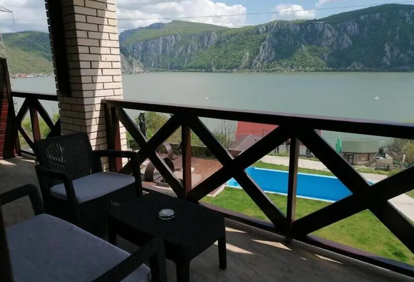 オーシャンビューデラックススイート, Pensiunea Decebal Resort Cazanele Dunarii