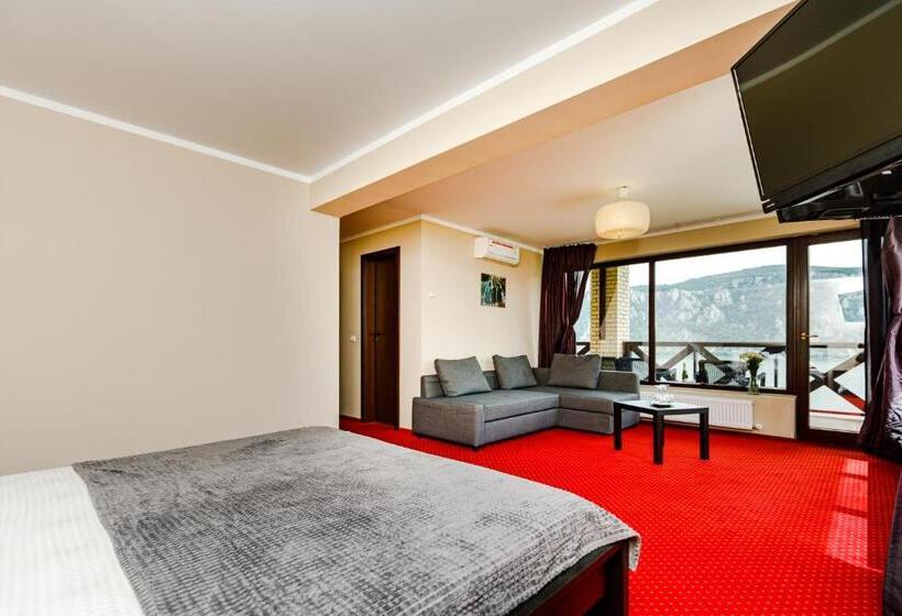 جناح ديلوكس مطل على البحر, Pensiunea Decebal Resort   Cazanele Dunarii