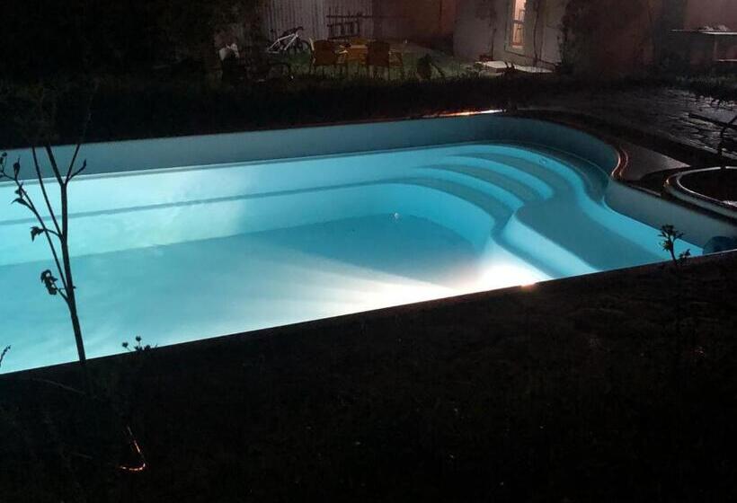 패밀리 스튜디오, Pensiunea Maria Sibiu