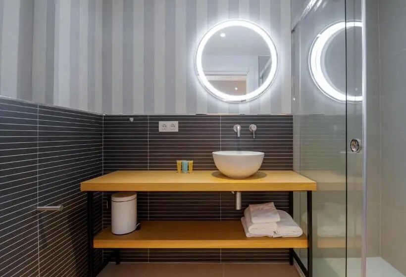 デラックスルーム, Condado Ourense