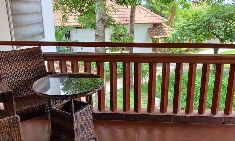 庭の見えるエクゼクティブルーム, Backwater Ripples Kumarakom
