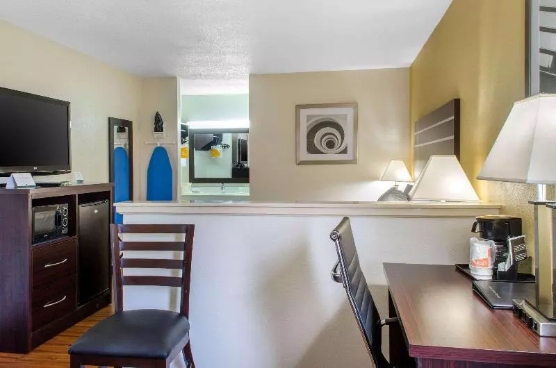 キングサイズベッドのスタンダードルーム, Doubletree By Hilton Atlanta  Alpharetta