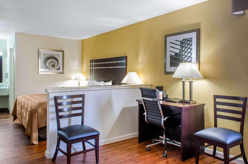 Standard Szoba King Size Bed, Doubletree By Hilton Atlanta  Alpharetta