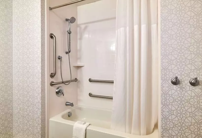 身障者適用スタンダードルーム, Hilton Garden Inn Bloomington