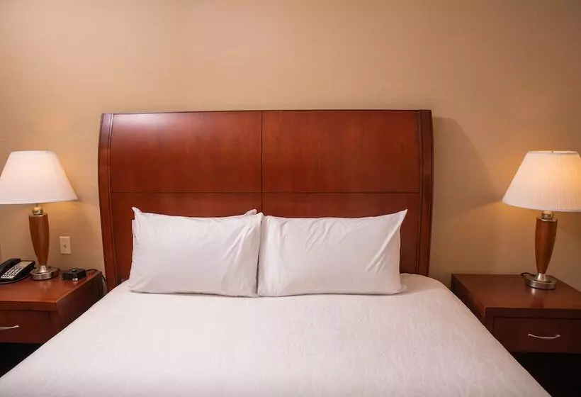 اتاق استاندارد برای معلولان, Hilton Garden Inn Erie