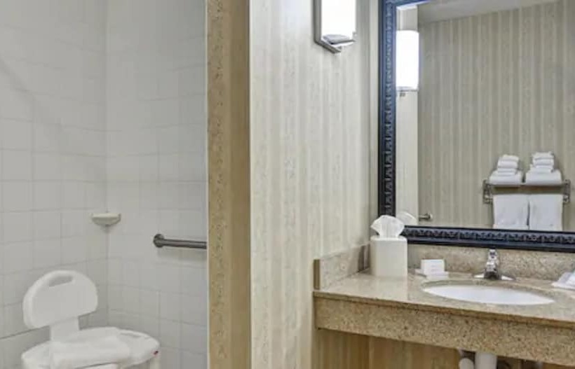 适合残疾人使用的标准间, Hilton Garden Inn Hattiesburg