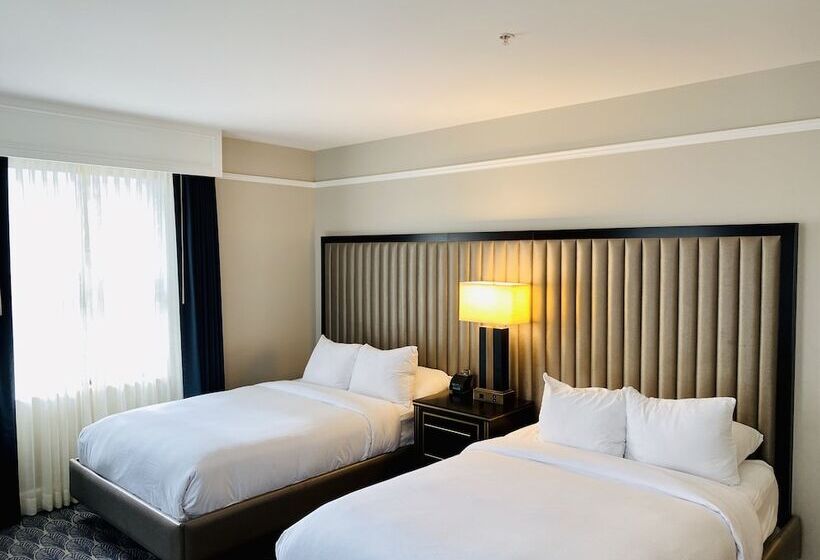 带2个双人床的标准工作室, Hilton President Kansas City