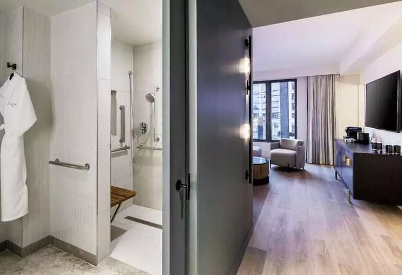 اتاق استاندارد با تخت بزرگ, Hilton President Kansas City