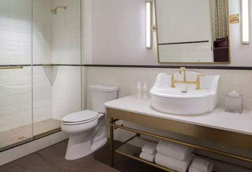 سوییت جونیور لوکس, Hilton President Kansas City