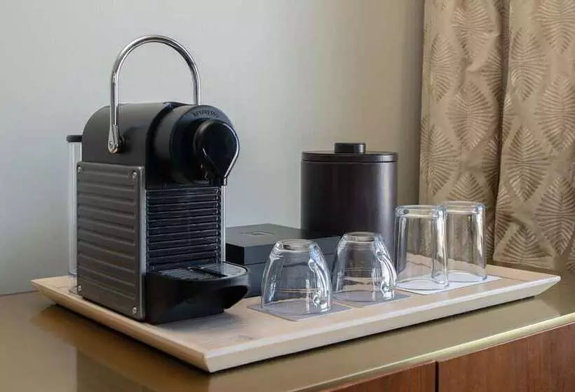 سوییت جونیور لوکس, Hilton President Kansas City