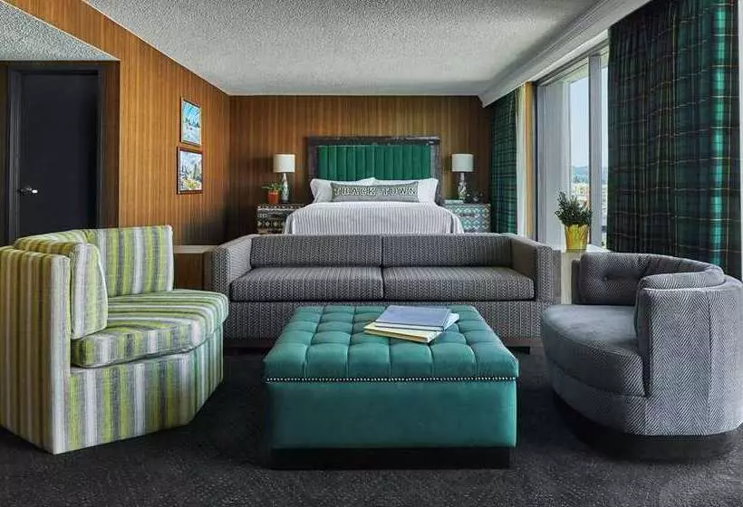 سوییت جونیور لوکس, Hilton President Kansas City