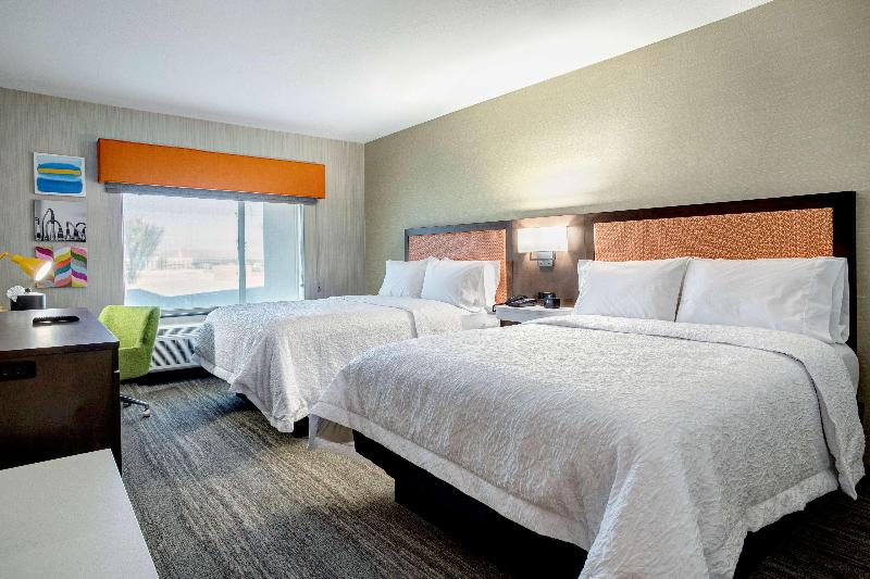 Номер Стандарт Адаптированный для Инвалидов, Holiday Inn Express Hotel & Suites Albuquerque   North Balloon Fiesta Park, An Ihg