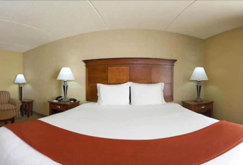 스탠다드 룸, Holiday Inn Express & Suites Bloomington, An Ihg