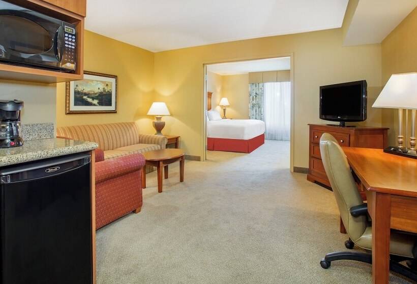 Suite, Holiday Inn Express & Suites Bloomington, An Ihg