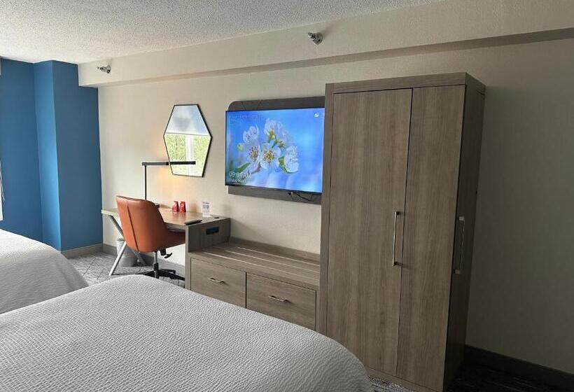 جناح, Holiday Inn Express Birmingham Irondale East, An Ihg