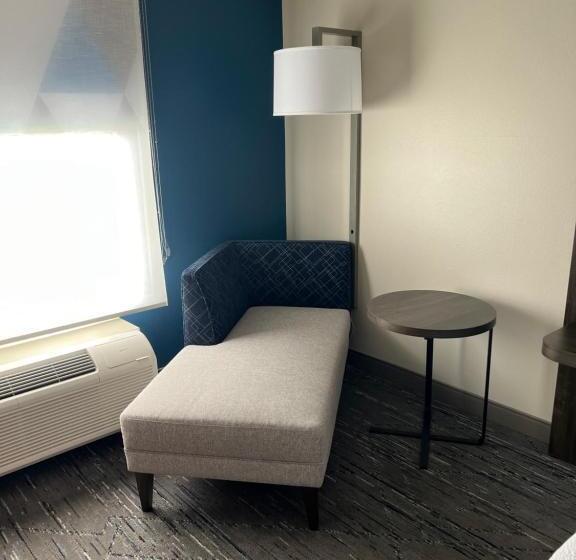 غرفة قياسية سرير كينج لذوى الإحتياجات الخاصة, Holiday Inn Express Birmingham Irondale East, An Ihg